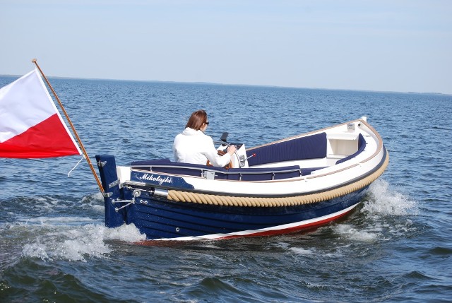 ein fahrendes Motorboot