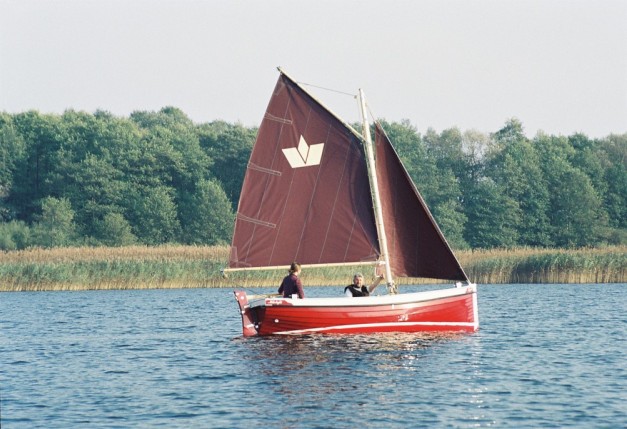 Segelboot auf dem Wasser